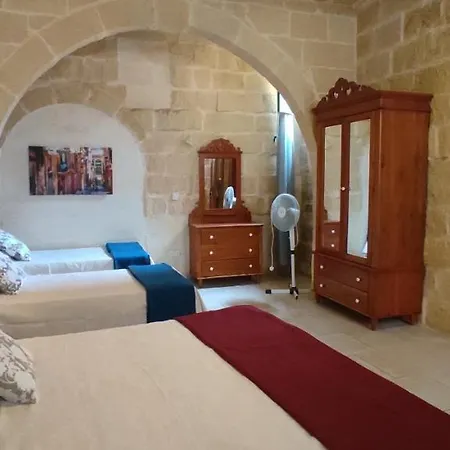 לינה וארוחת בוקר Ta Ildis